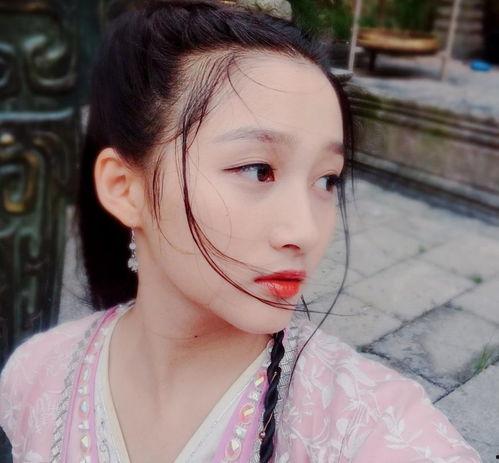 大话娱乐吃瓜美少女是谁,吃瓜美少女的真实身份大揭秘