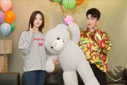 娱乐吃瓜背景图图片