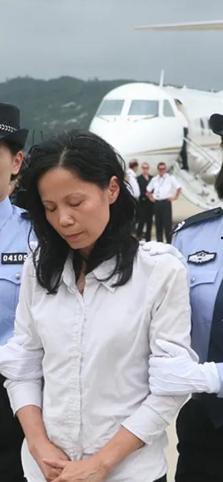 邝婉芳照片